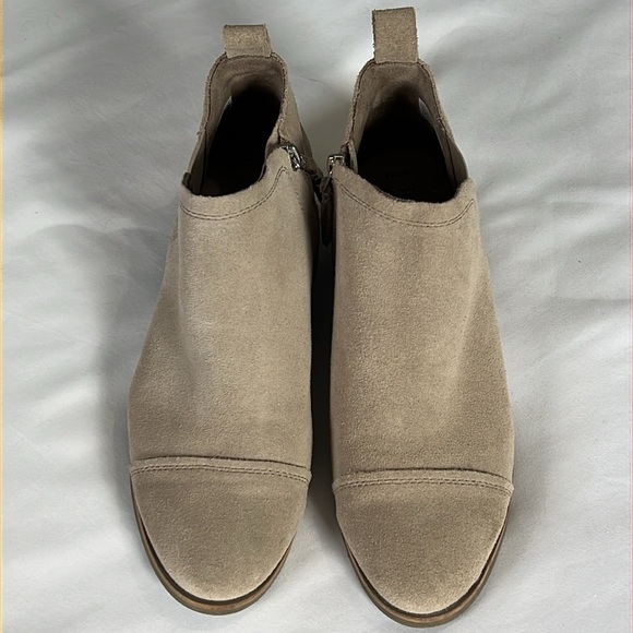 TOMS Reese Tan Suede Ankle Boots - Picture 2 of 8